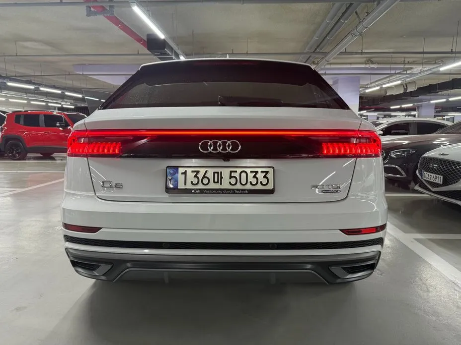 Audi Q8 — фото 9