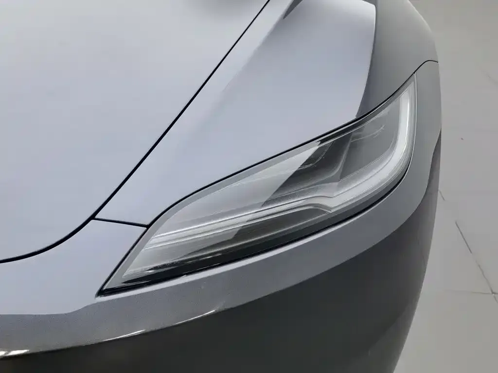 Tesla Model 3 — фото 4