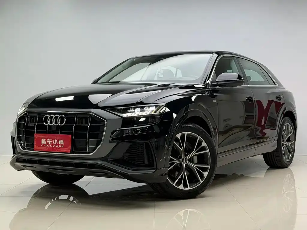 Audi Q8 — фото 1