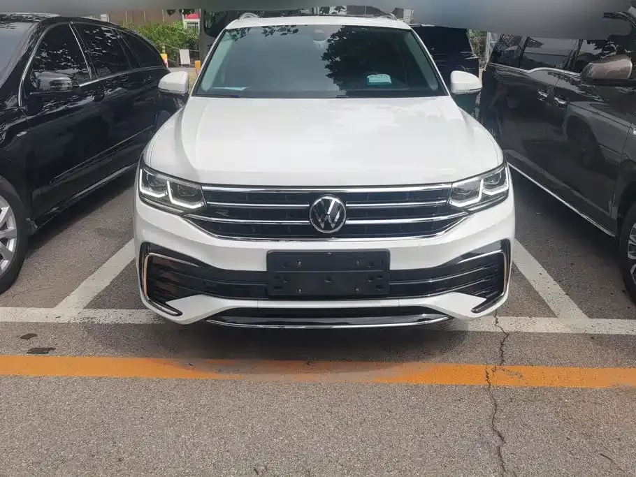 Volkswagen Tiguan L — фото 6