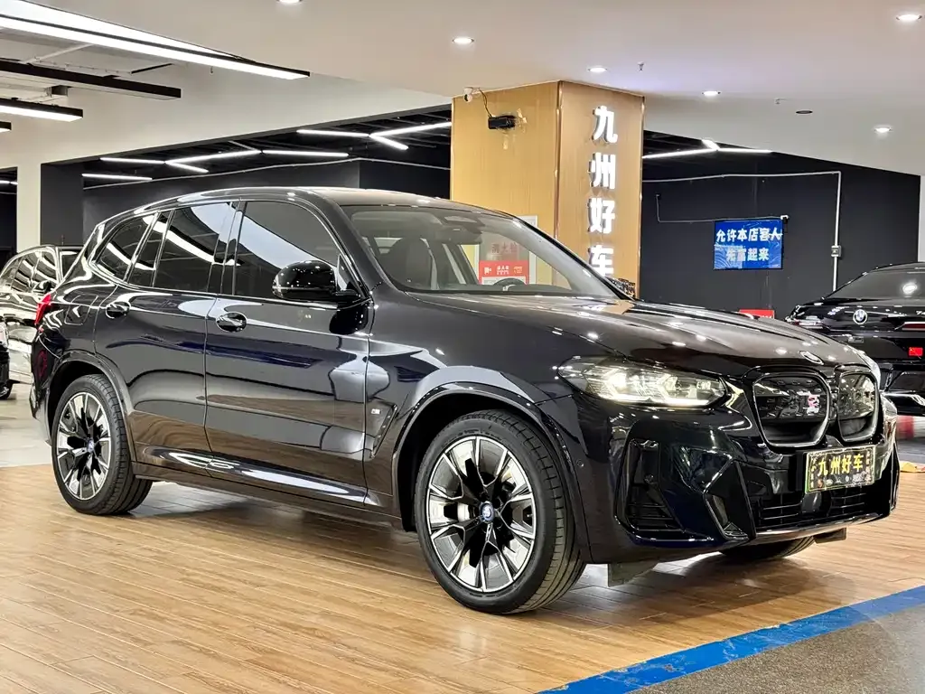 BMW iX3 — фото 4