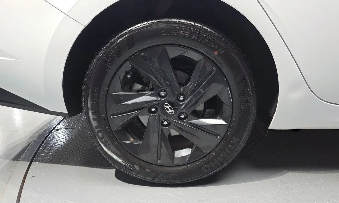 Hyundai AVANTE — фото 9