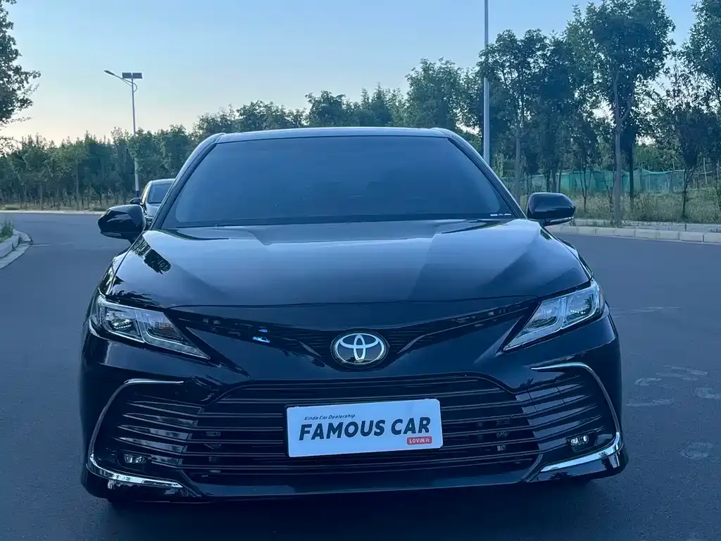 Toyota Camry — фото 5