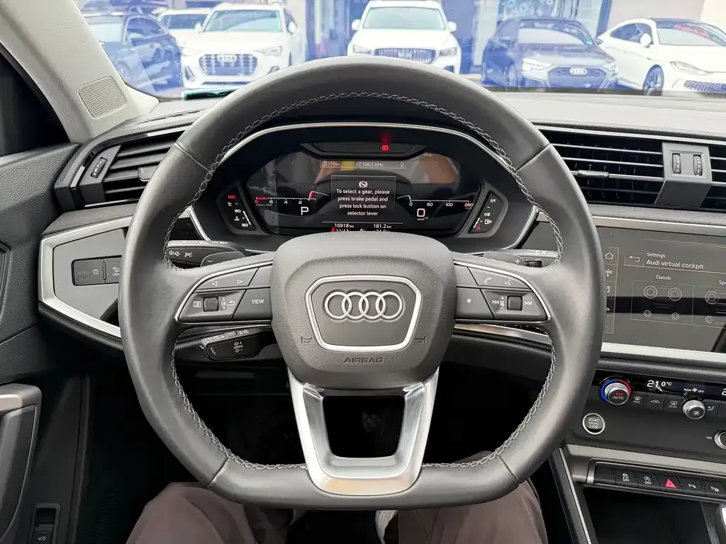 Audi Q3 — фото 5