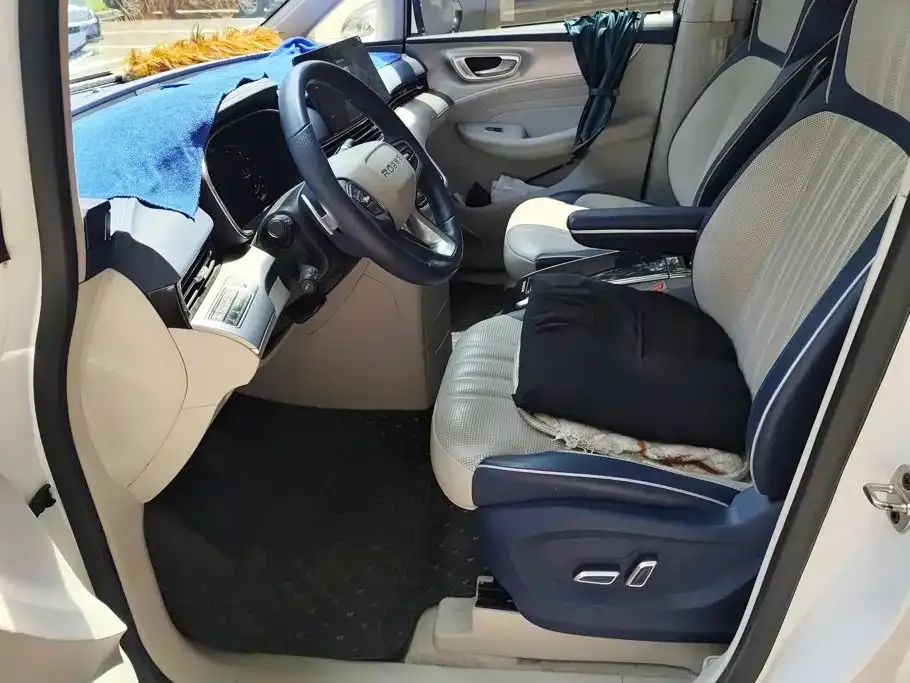 Roewe iMAX8 — фото 7