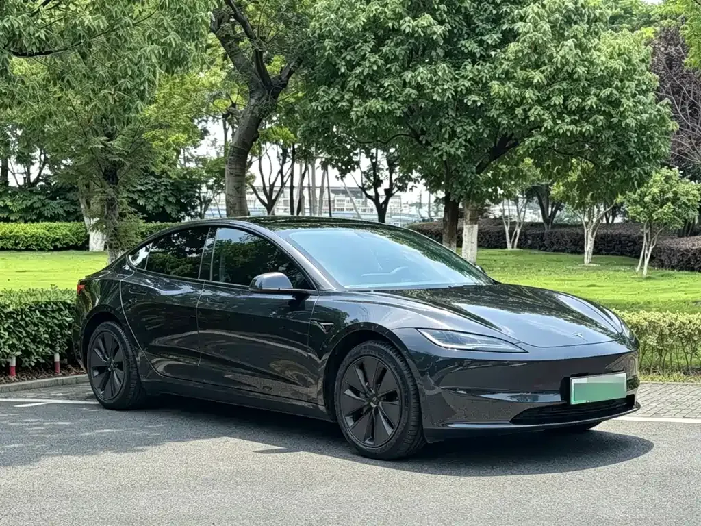 Tesla Model 3 — фото 6