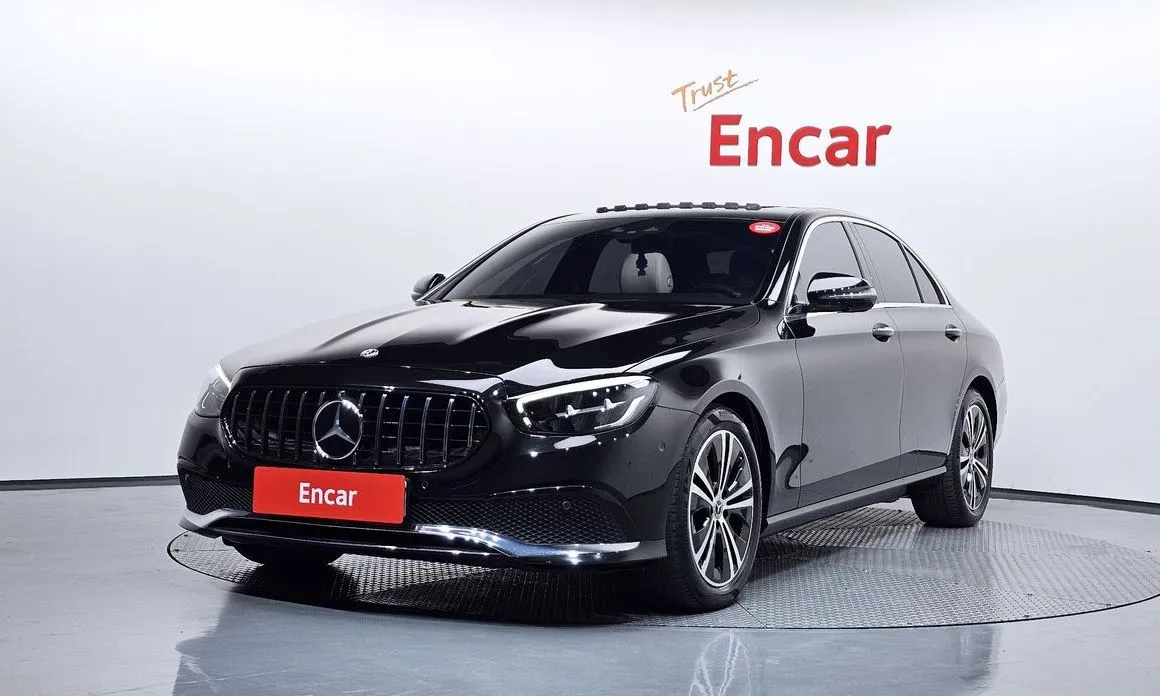 Mercedes-Benz E-Class — фото 1