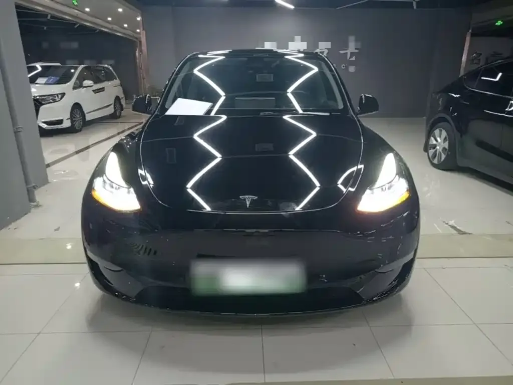 Tesla Model Y — фото 4