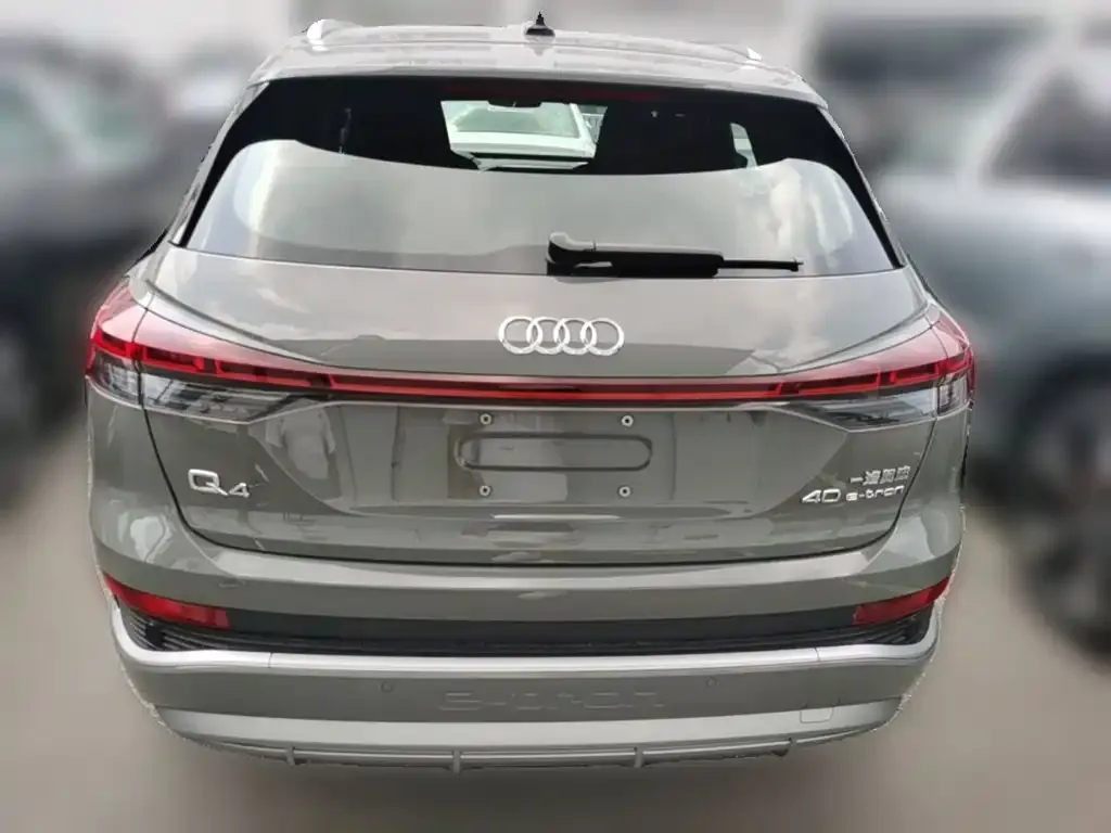 Audi Q4 e-tron — фото 3