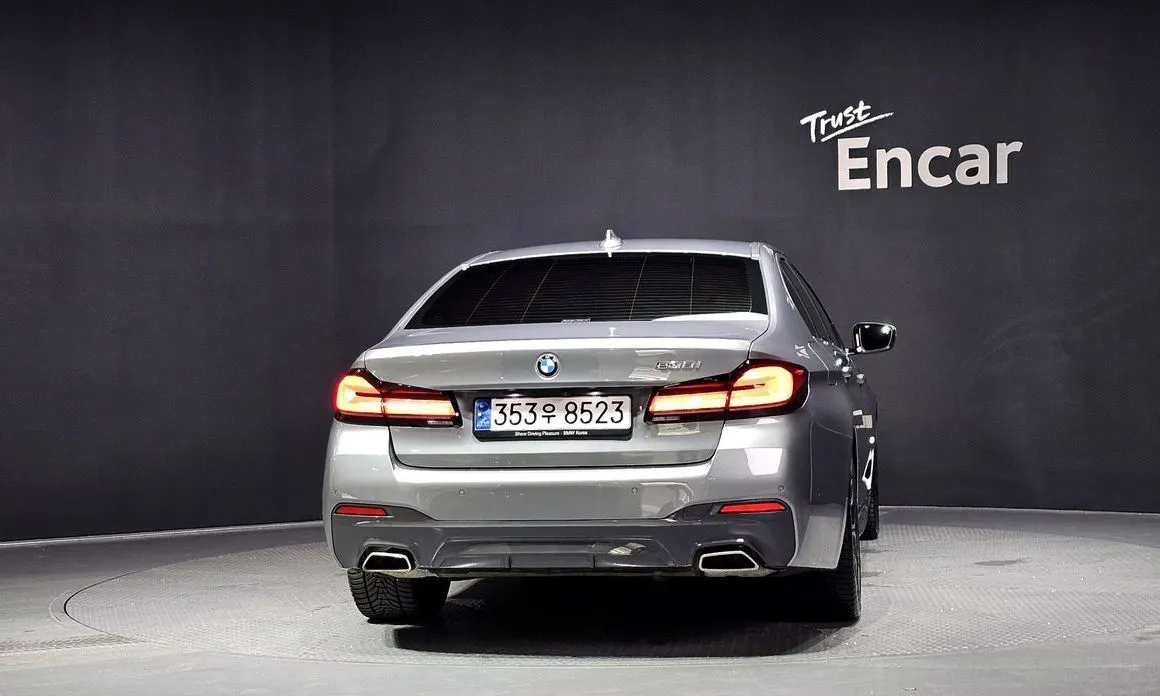 BMW 5-Series — фото 10