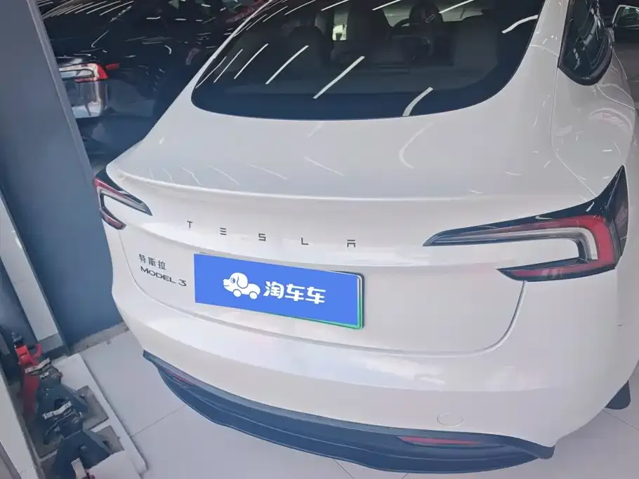 Tesla Model 3 — фото 10