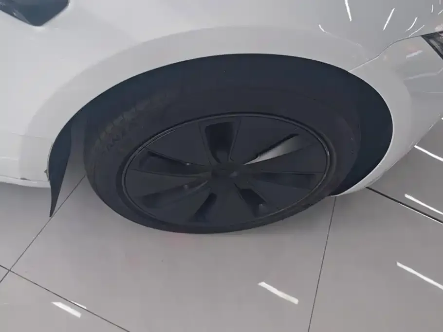 Tesla Model 3 — фото 4