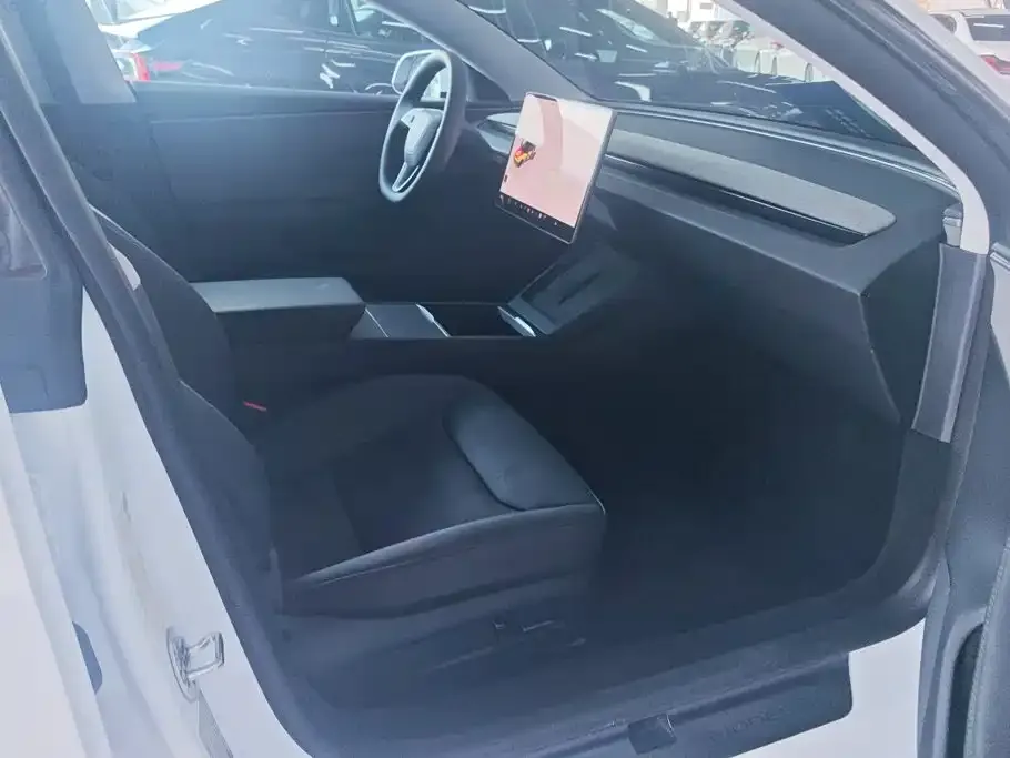 Tesla Model 3 — фото 2