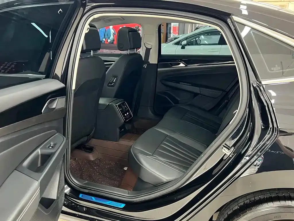 Volkswagen Passat — фото 7