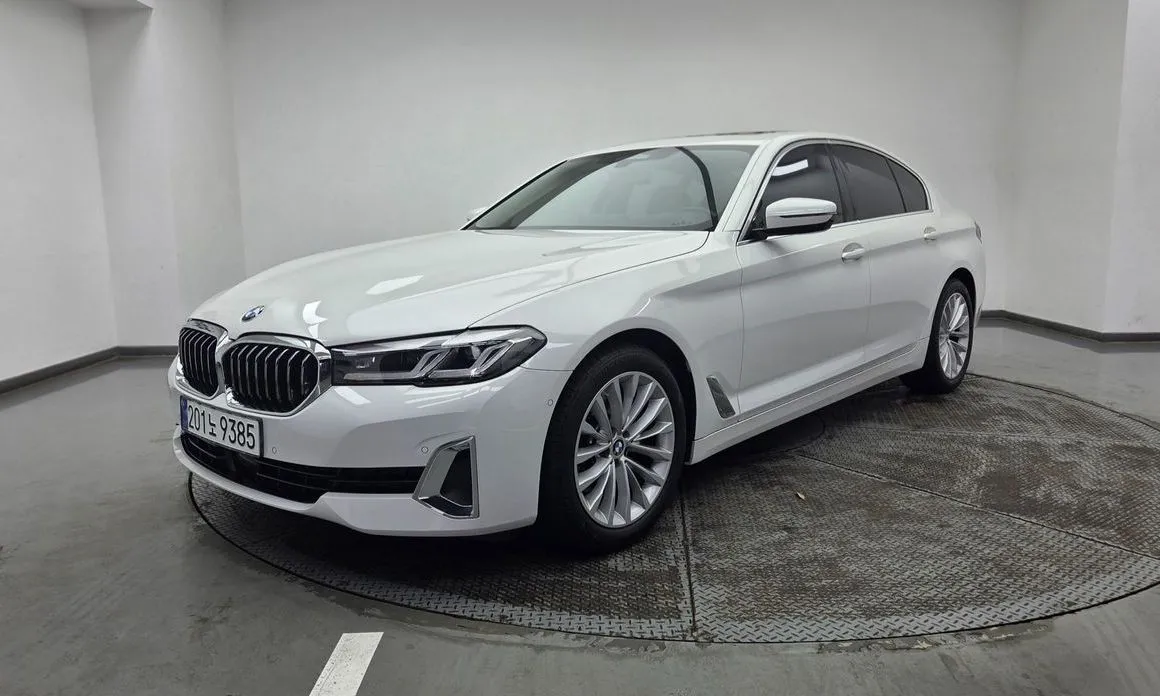 BMW 5-Series — фото 1