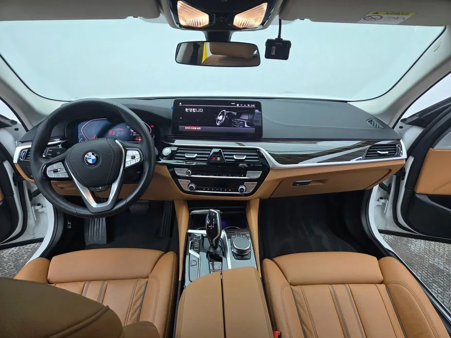 BMW 5-Series — фото 10