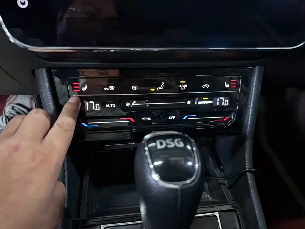 Skoda Superb — фото 8