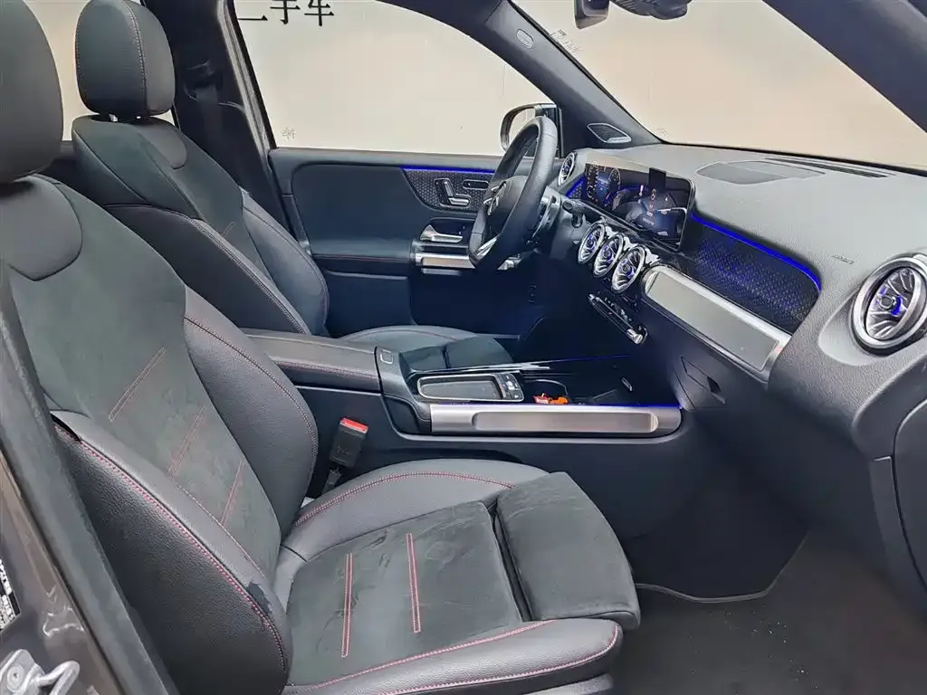 Mercedes-Benz GLB AMG — фото 9