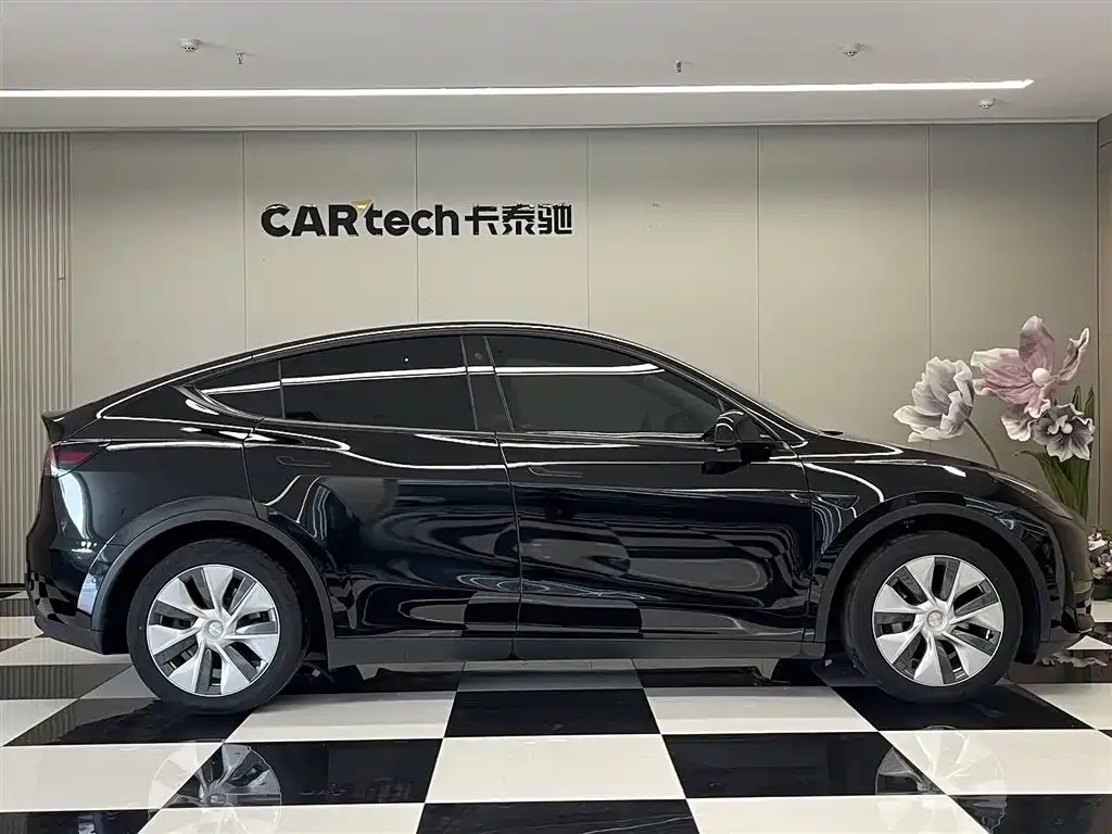 Tesla Model Y — фото 3
