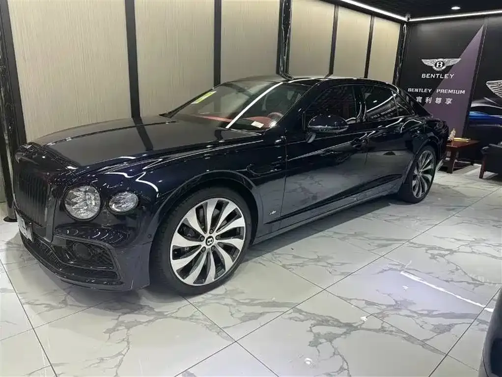 Bentley Flying Spur — фото 1