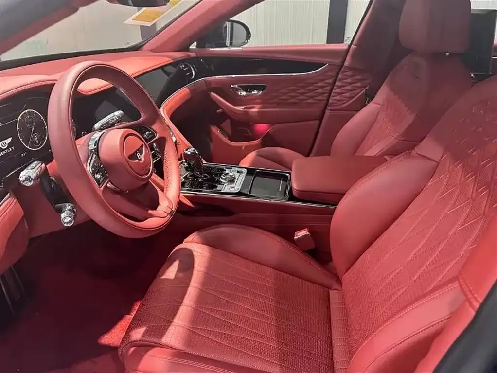 Bentley Flying Spur — фото 2