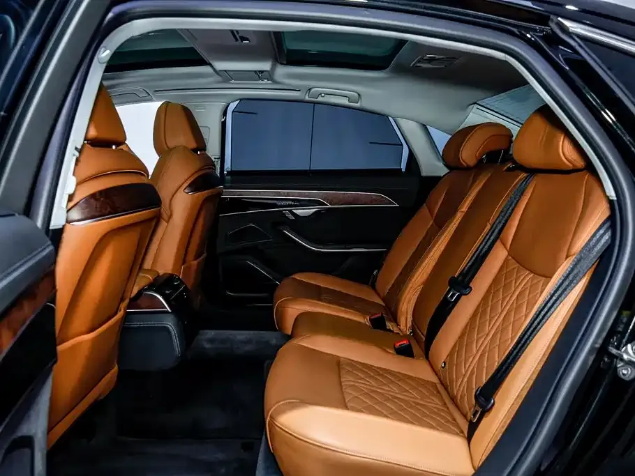 Audi A8 — фото 10