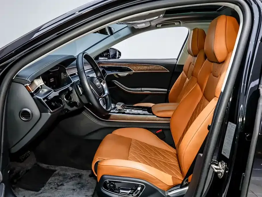 Audi A8 — фото 5