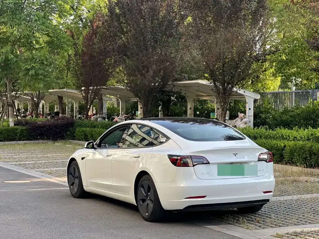 Tesla Model 3 — фото 6