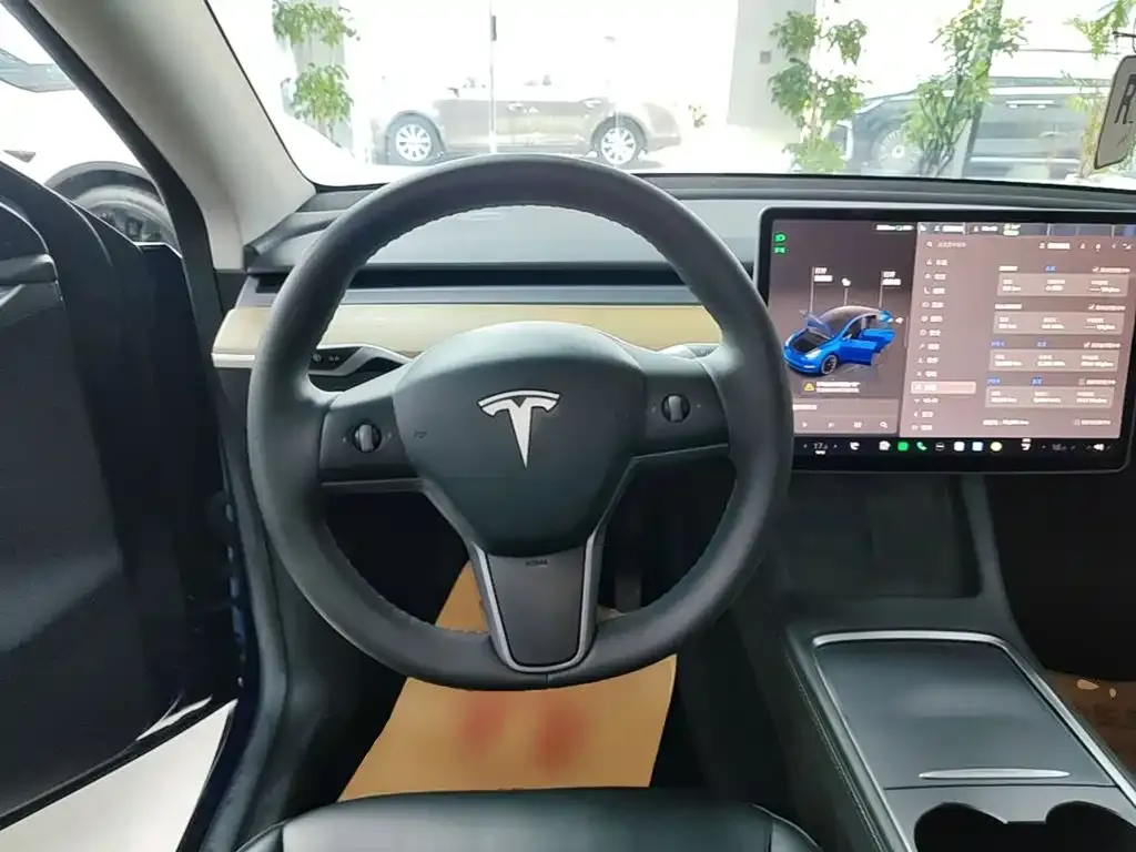 Tesla Model Y — фото 6