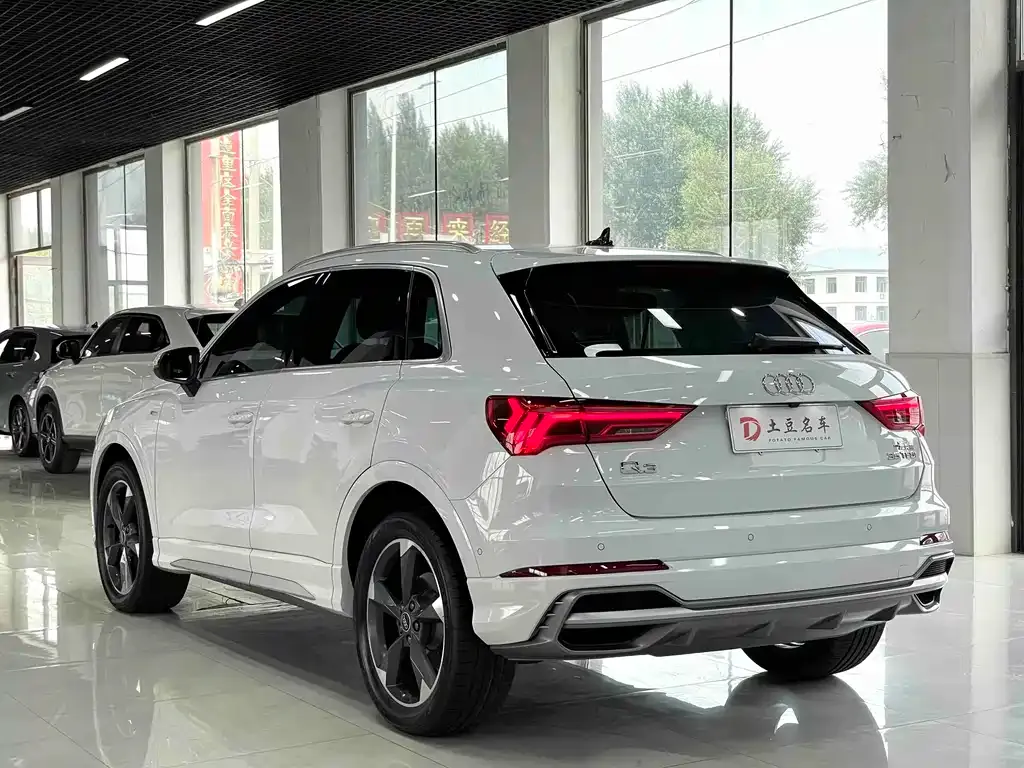 Audi Q3 — фото 10