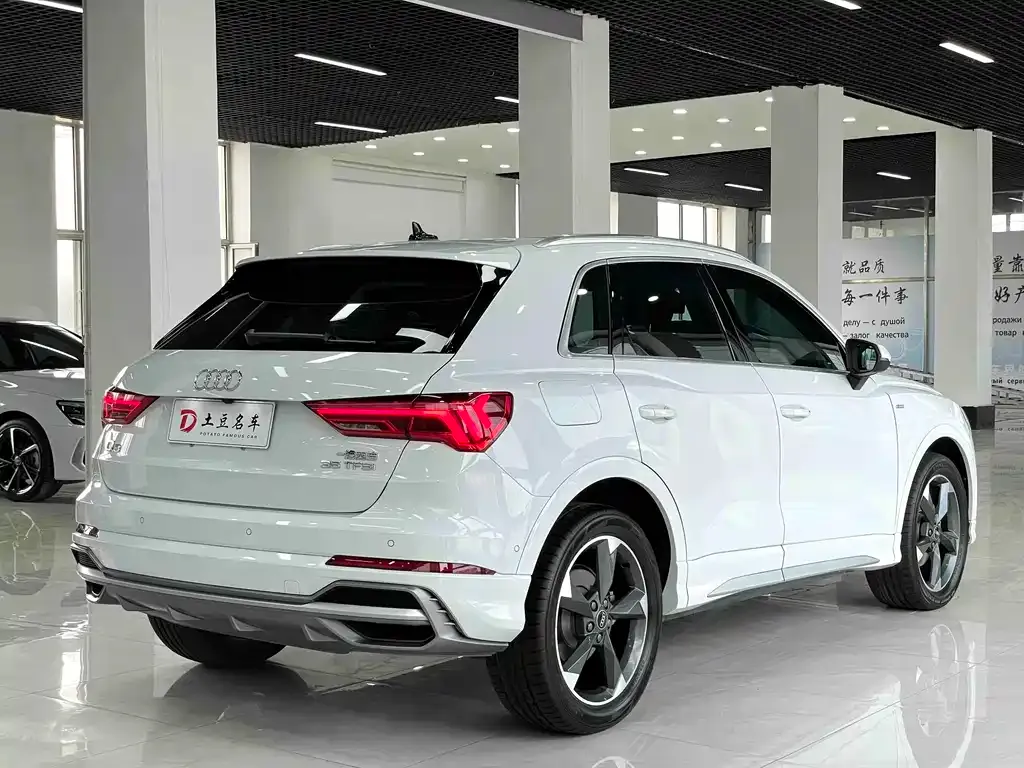 Audi Q3 — фото 6