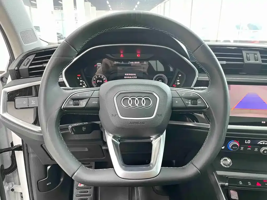 Audi Q3 — фото 9