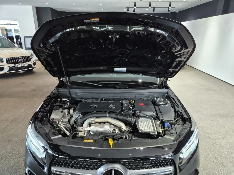 Mercedes-Benz GLB-Class — фото 10