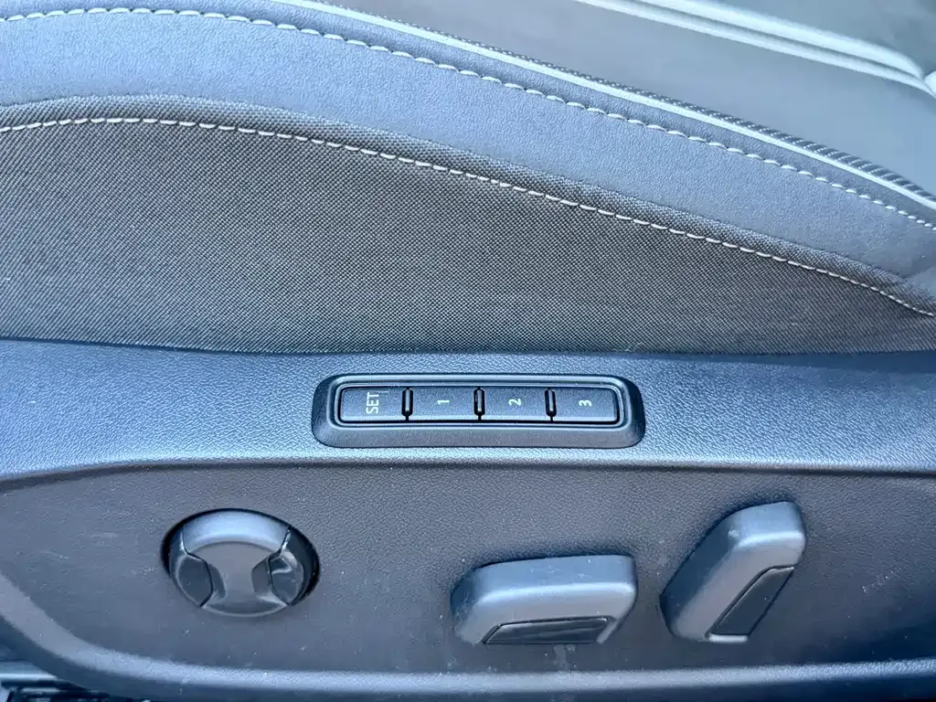 Volkswagen Golf — фото 10
