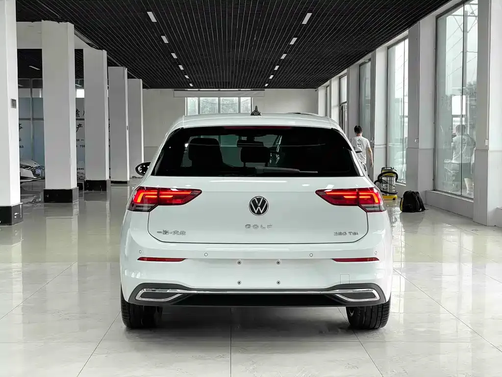 Volkswagen Golf — фото 6