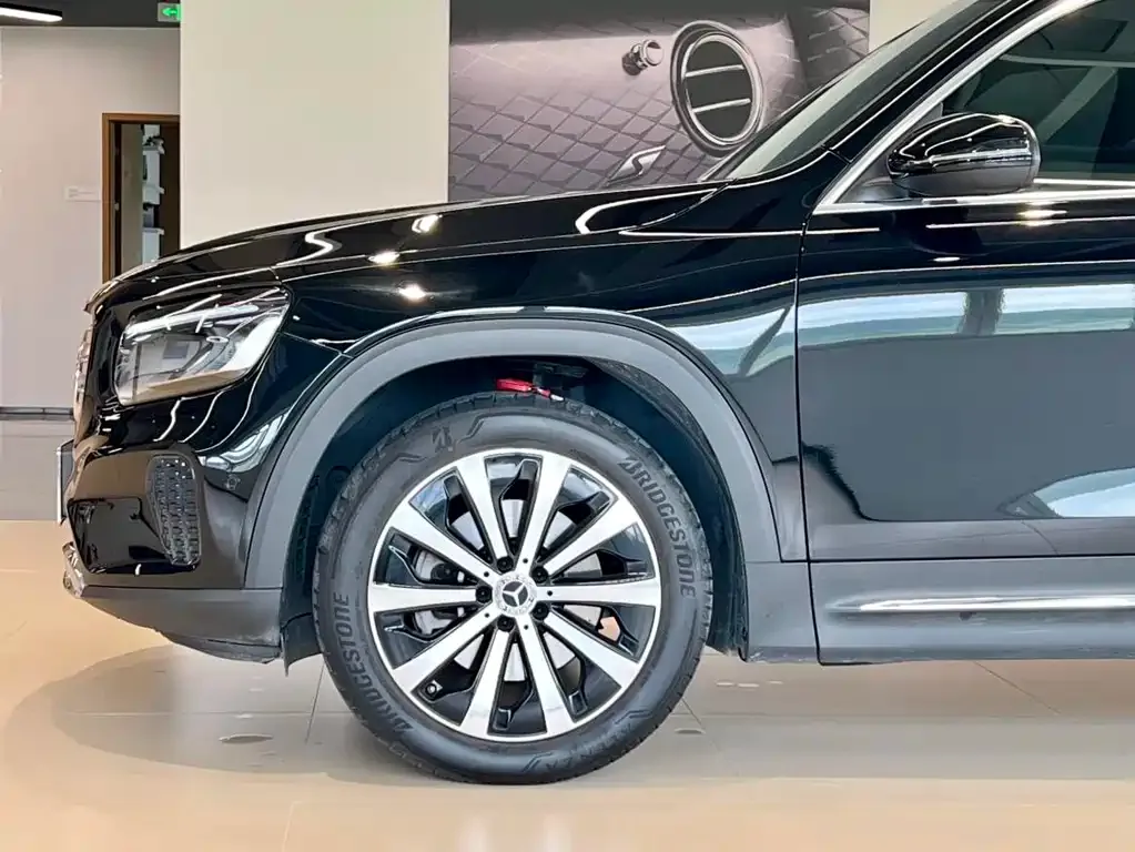 Mercedes-Benz GLB — фото 4