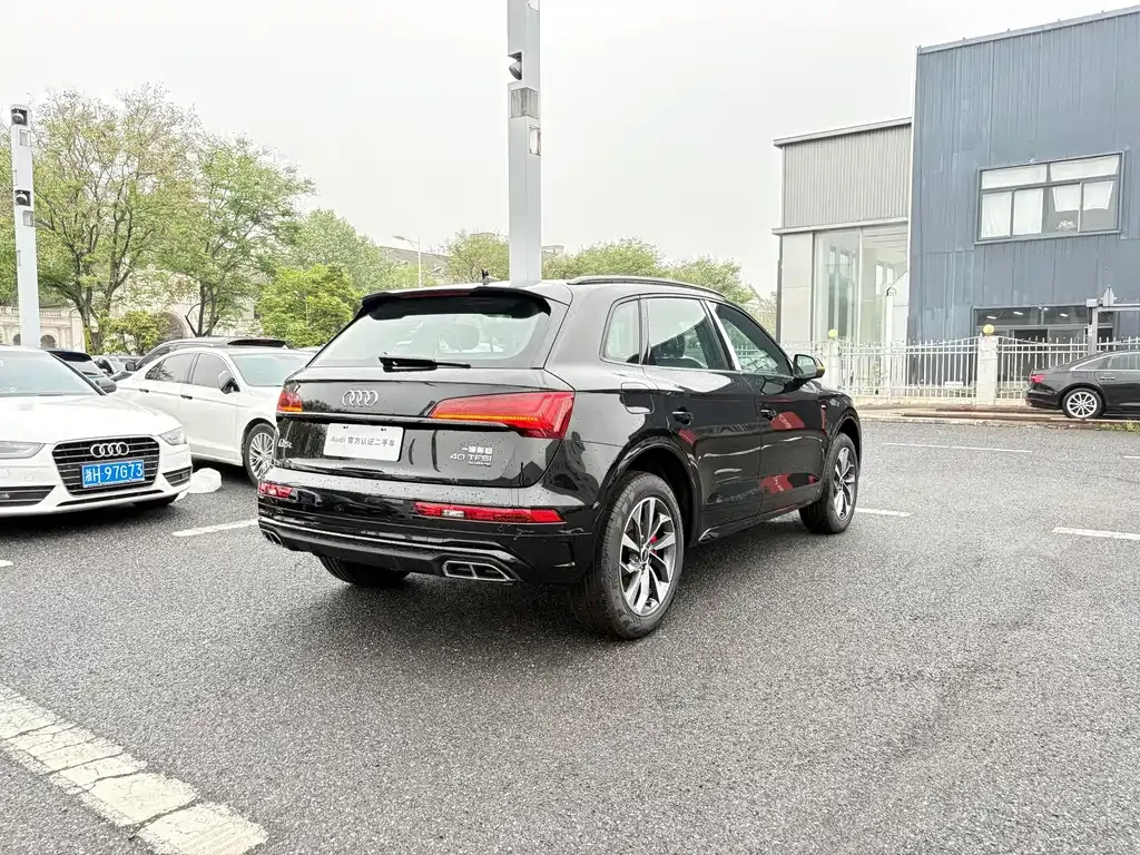 Audi Q5L — фото 7