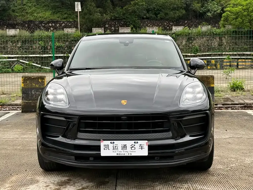 Porsche Macan — фото 1