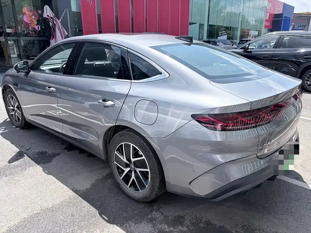 BYD Qin L — фото 6