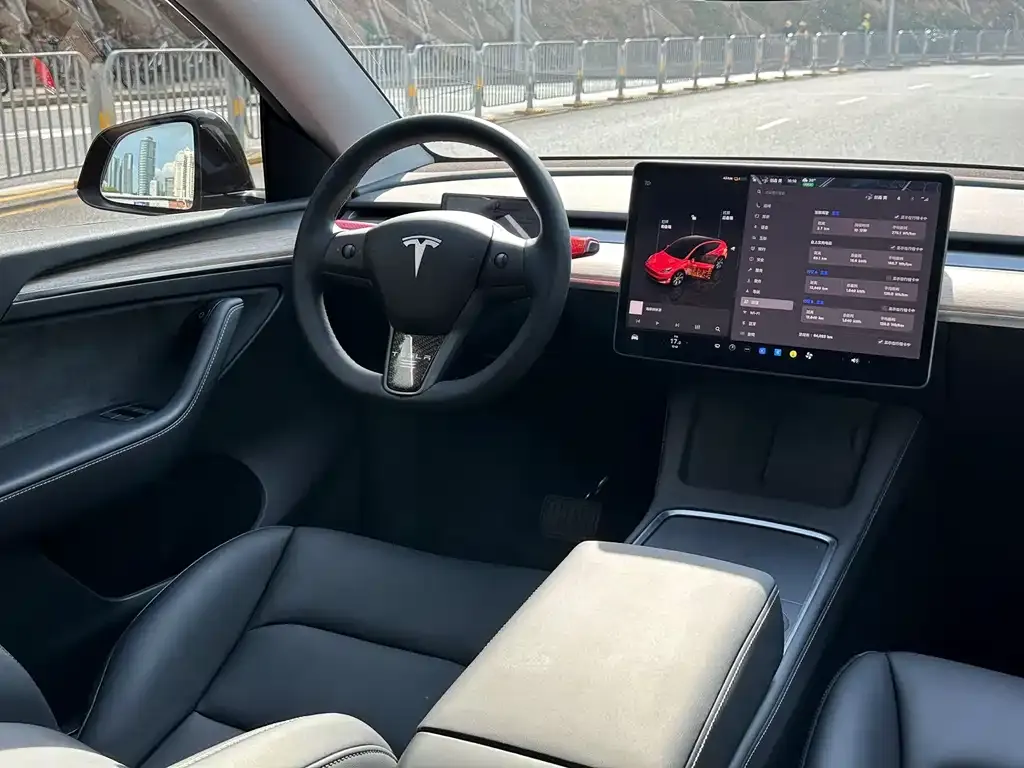 Tesla Model Y — фото 4