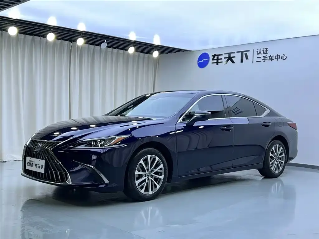 Lexus ES 200 Excellence 1