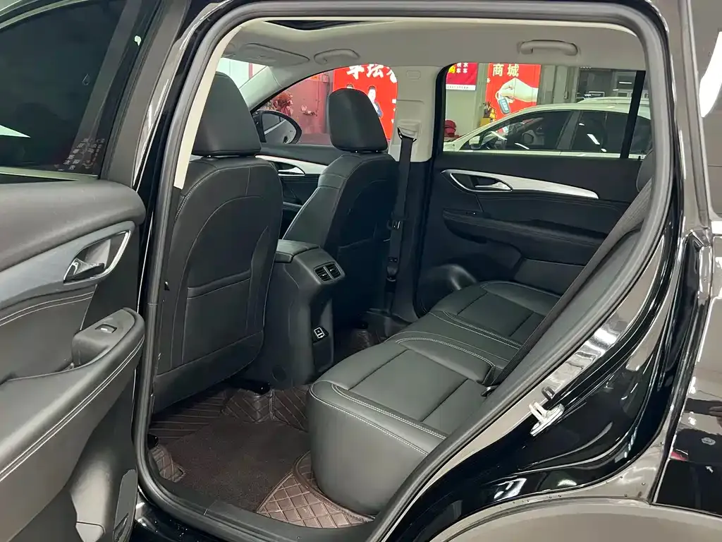Buick Envision Plus — фото 9