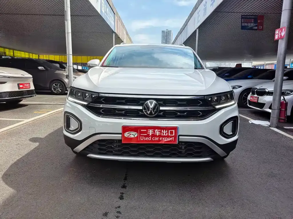 Volkswagen T-Roc — фото 10