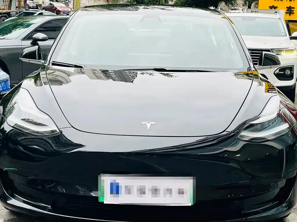 Tesla Model 3 — фото 2