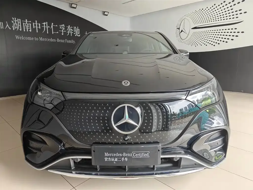 Mercedes-Benz EQE SUV — фото 9