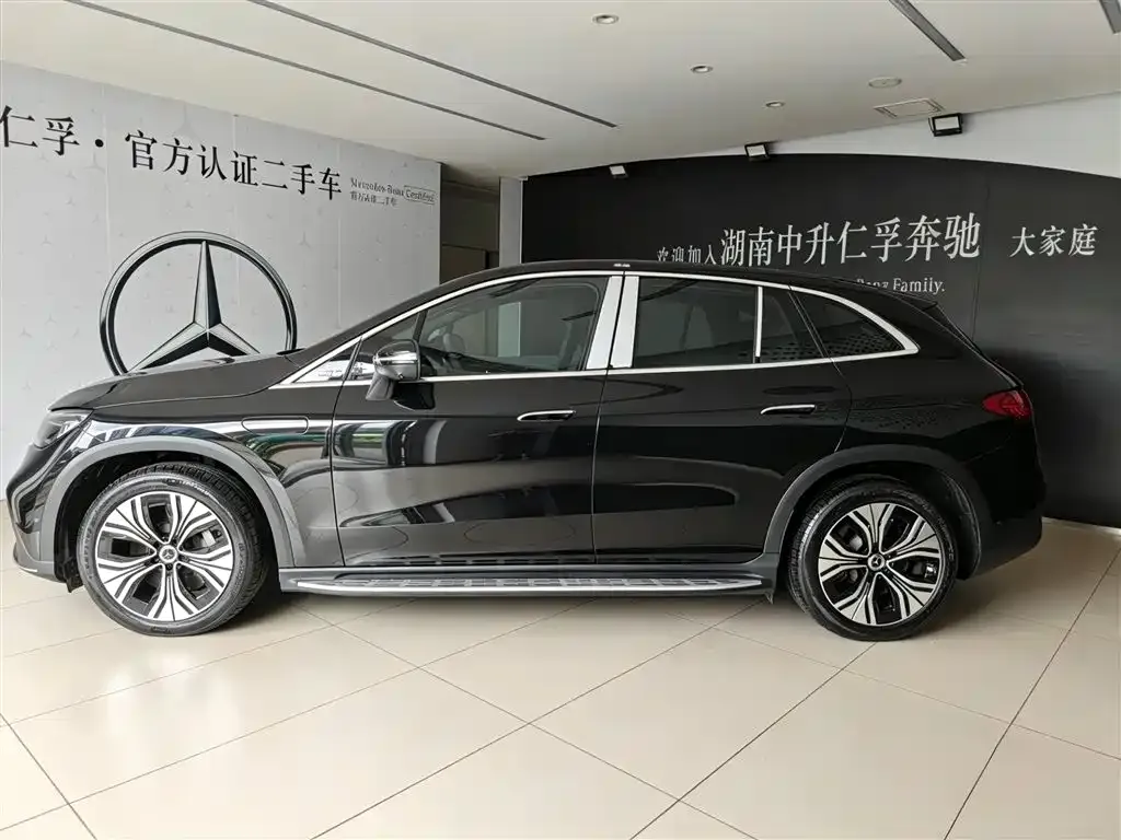 Mercedes-Benz EQE SUV — фото 8