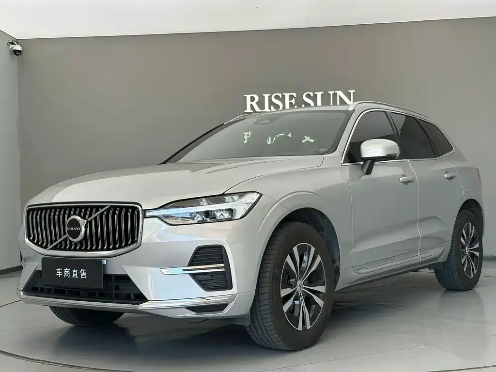 Volvo XC60 — фото 1