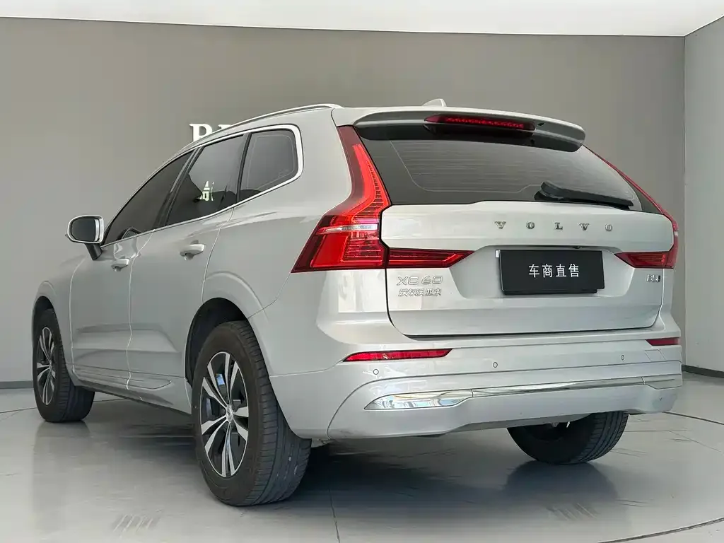 Volvo XC60 — фото 7