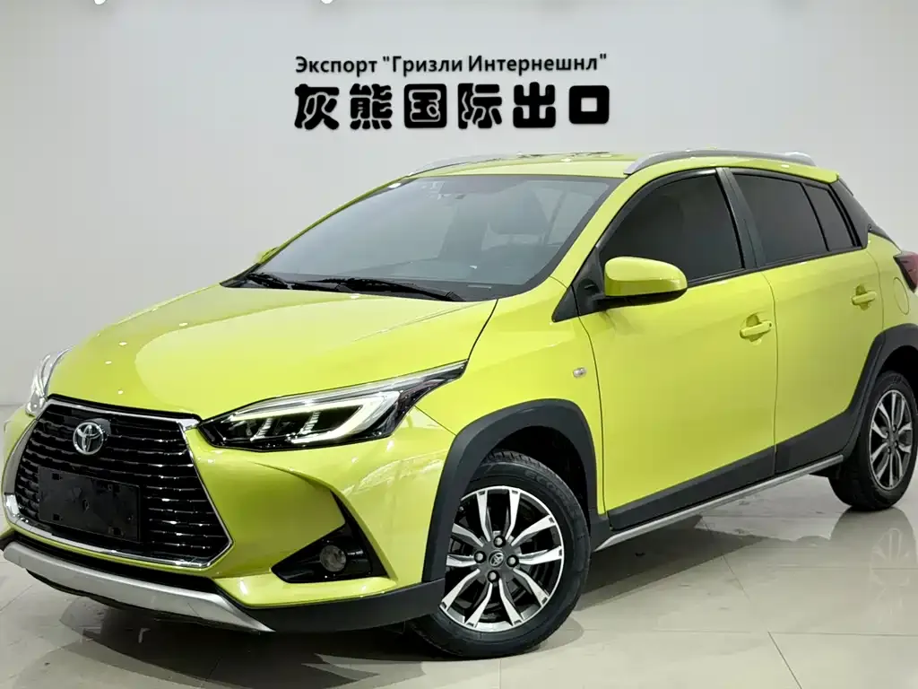 Toyota Yaris L — фото 1