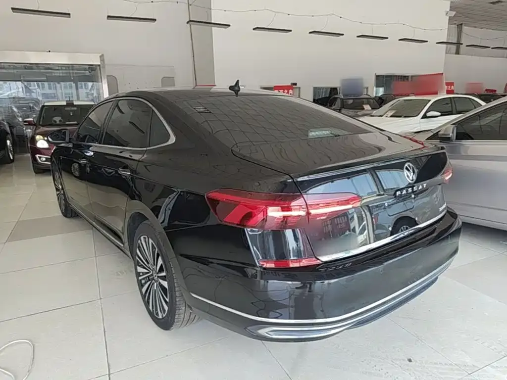 Volkswagen Passat — фото 3